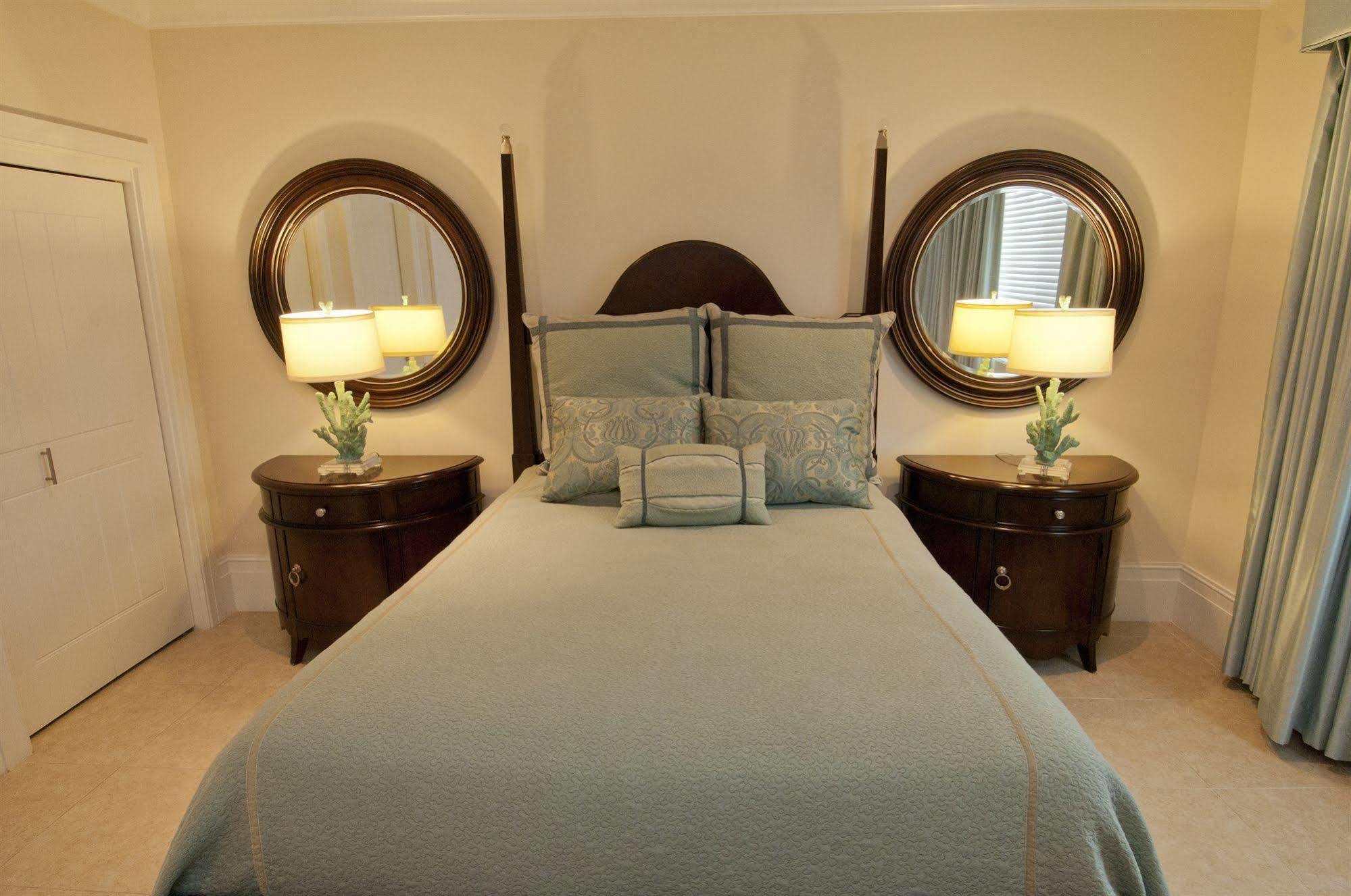 Caribbean Club Boutique Hotel, Grand Cayman Dog City Dış mekan fotoğraf