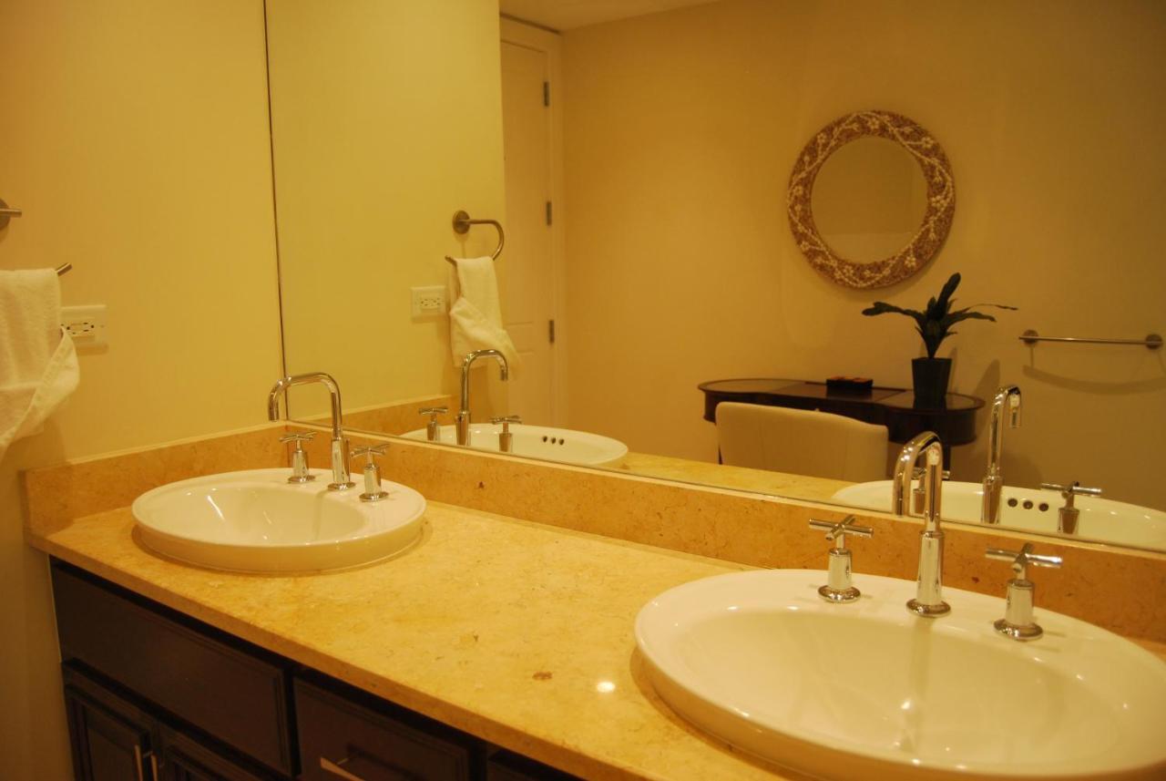 Caribbean Club Boutique Hotel, Grand Cayman Dog City Dış mekan fotoğraf